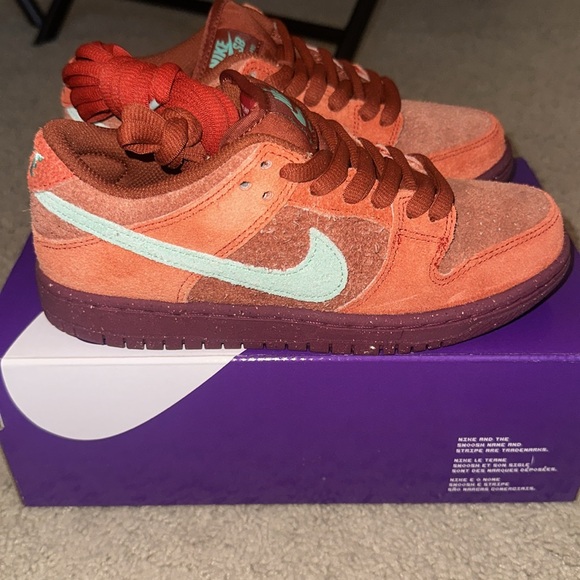 nike sb dunk low pro prm mystic red - Picture 2 of 6